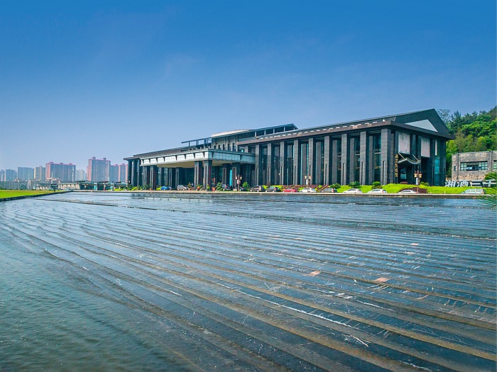 湘窖酒城 - 叠泉迎宾